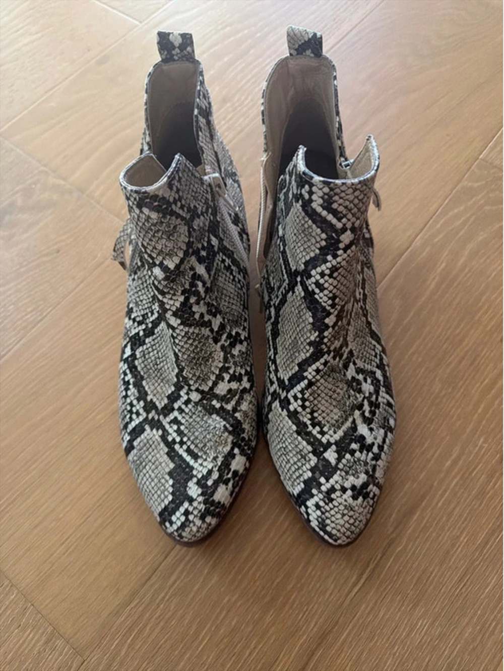 MIA Women’s Size 9W Snakeskin Pointed Toe Ankle Boots Booties Side Zip